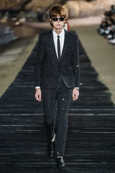 Look 14